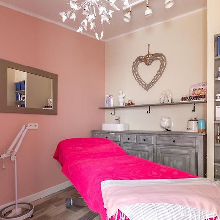 Le Comptoir Des Ecoliers Bed & Breakfast Gémozac Екстериор снимка