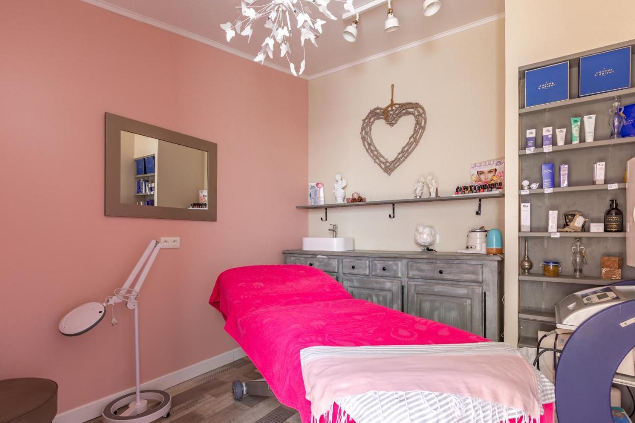 Le Comptoir Des Ecoliers Bed & Breakfast Gémozac Екстериор снимка