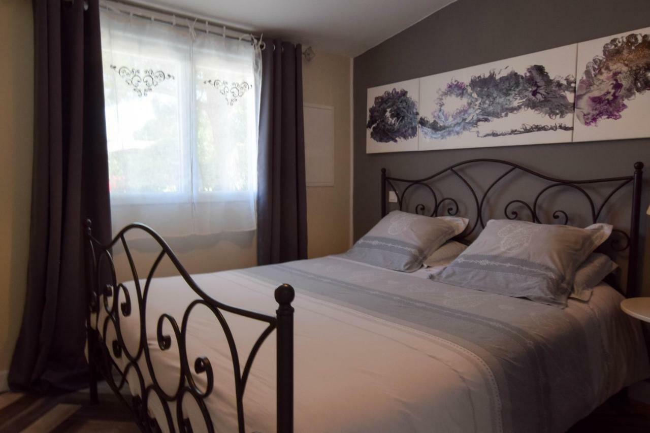 Le Comptoir Des Ecoliers Bed & Breakfast Gémozac Екстериор снимка