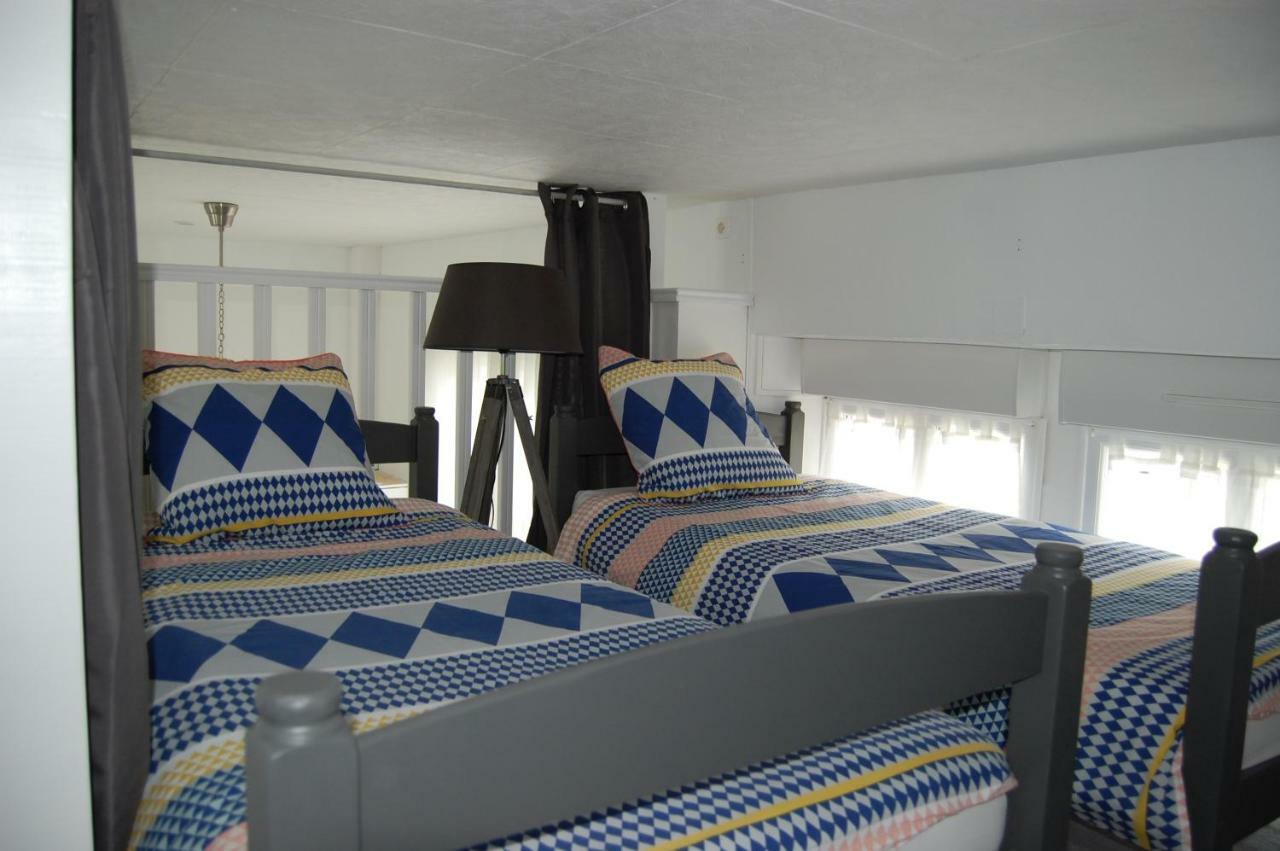 Le Comptoir Des Ecoliers Bed & Breakfast Gémozac Екстериор снимка
