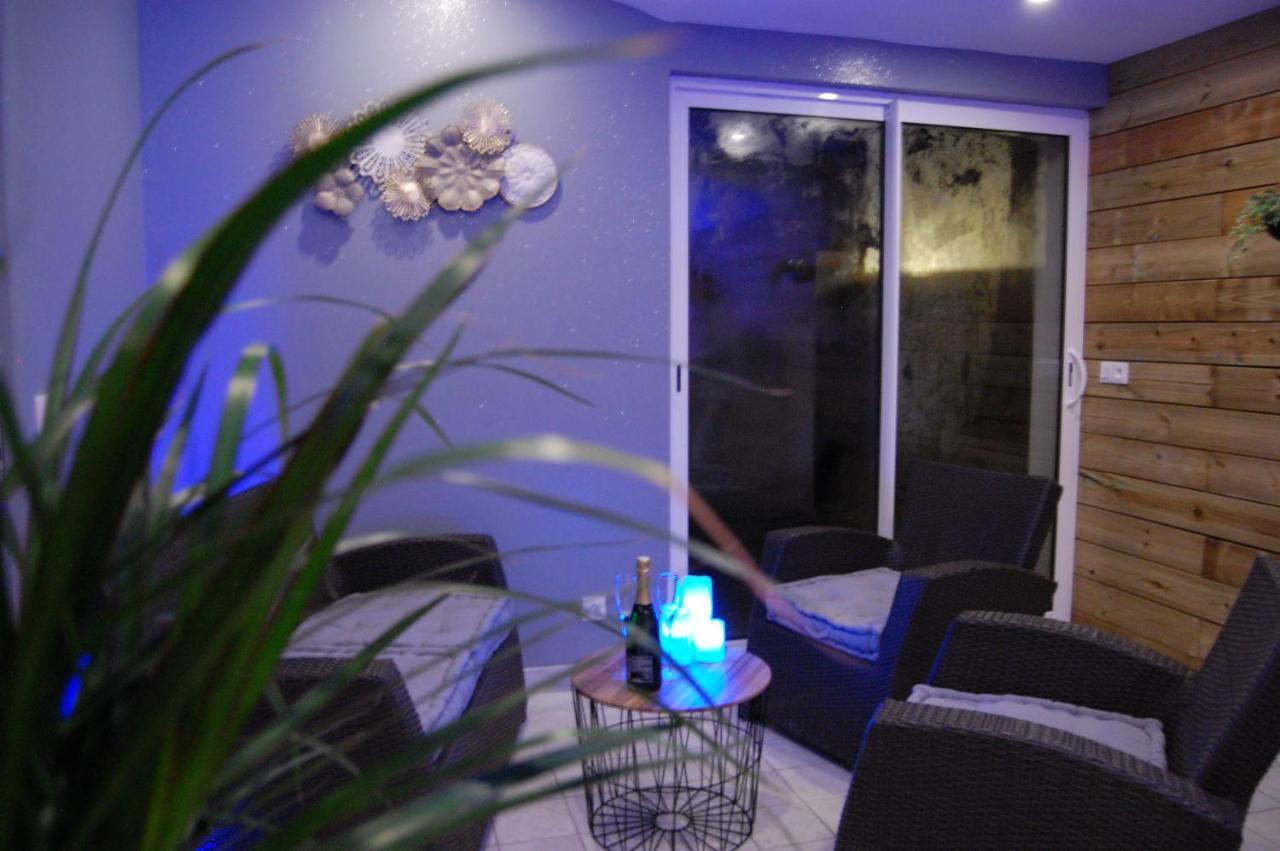 Le Comptoir Des Ecoliers Bed & Breakfast Gémozac Екстериор снимка