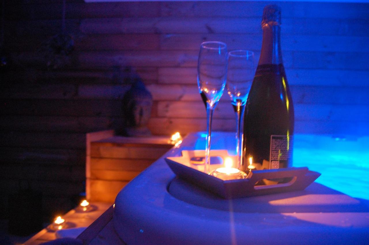 Le Comptoir Des Ecoliers Bed & Breakfast Gémozac Екстериор снимка