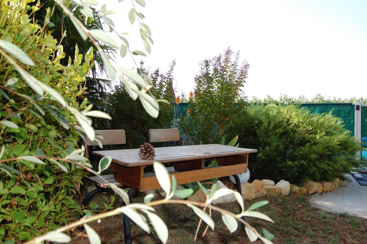 Le Comptoir Des Ecoliers Bed & Breakfast Gémozac Екстериор снимка