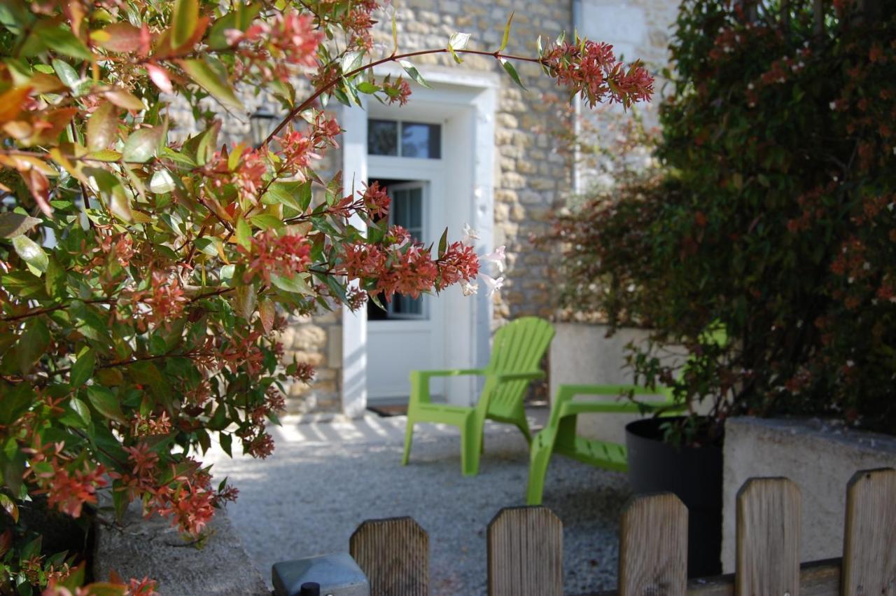 Le Comptoir Des Ecoliers Bed & Breakfast Gémozac Екстериор снимка