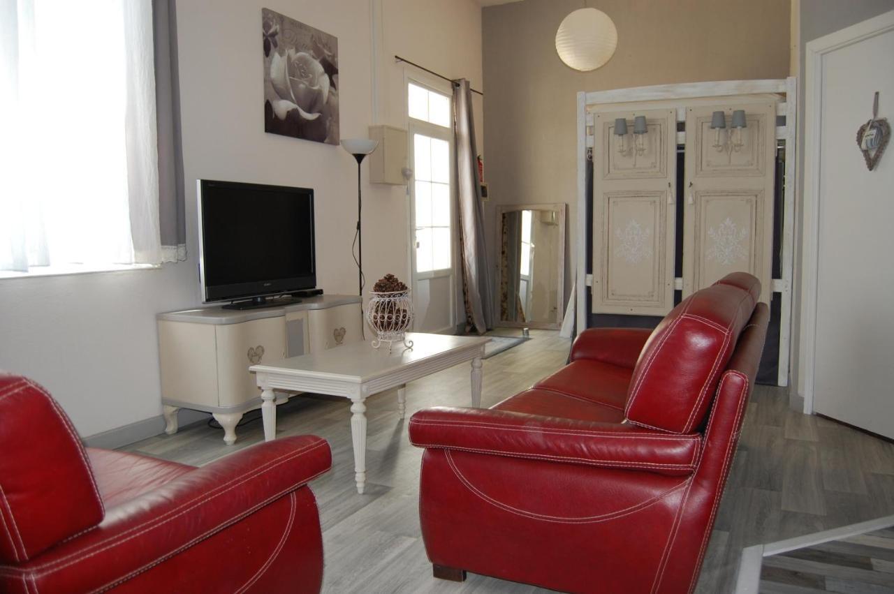 Le Comptoir Des Ecoliers Bed & Breakfast Gémozac Екстериор снимка